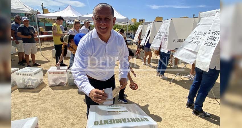 Niega Ibarra Montoya abandonar su candidatura; acudió a ejercer su voto