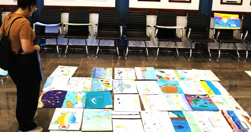 Participan más de 600 estudiantes en concurso de pintura “El niño y la mar”