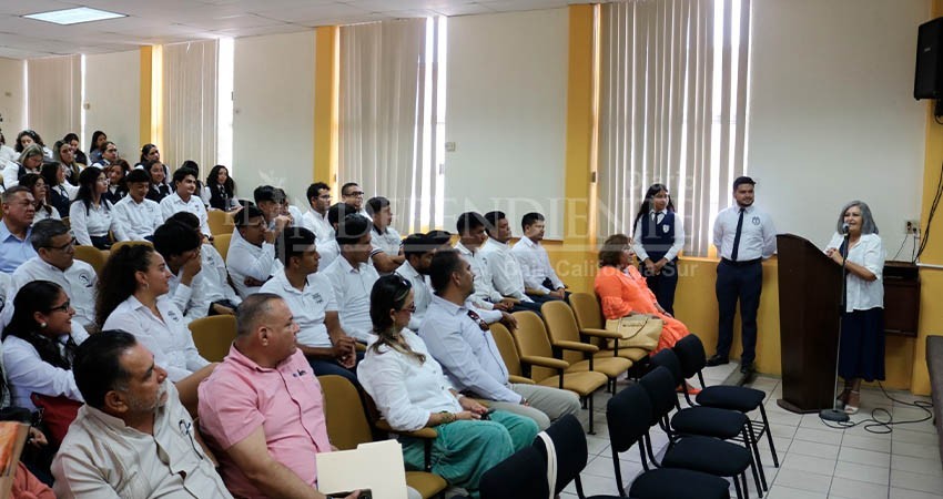 Realizan el primer encuentro de escuelas formadoras de docentes en BCS