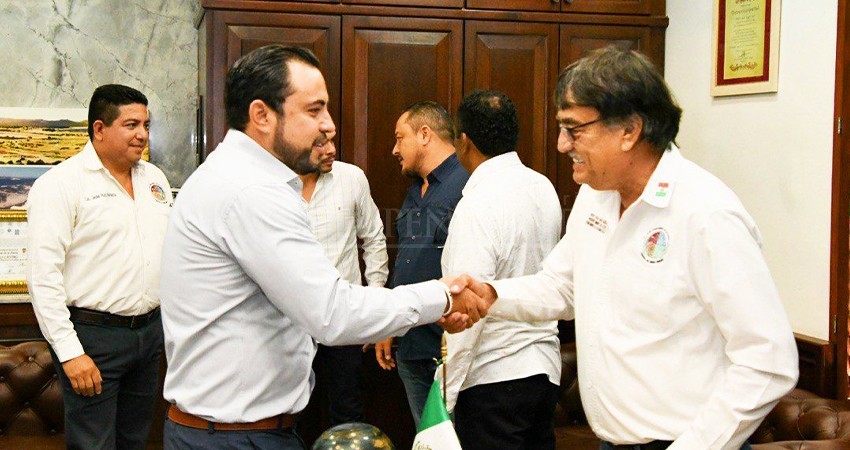 Se reúnen Christian Agúndez y el alcalde Leggs Castro