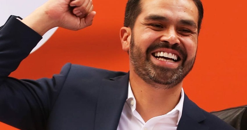 Máynez reaparece y no descarta ir por la dirigencia de Movimiento Ciudadano