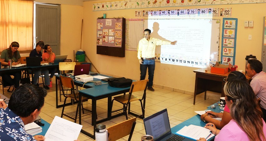 Participan más de 8 mil docentes en la última sesión de consejo técnico del ciclo 2023-2024