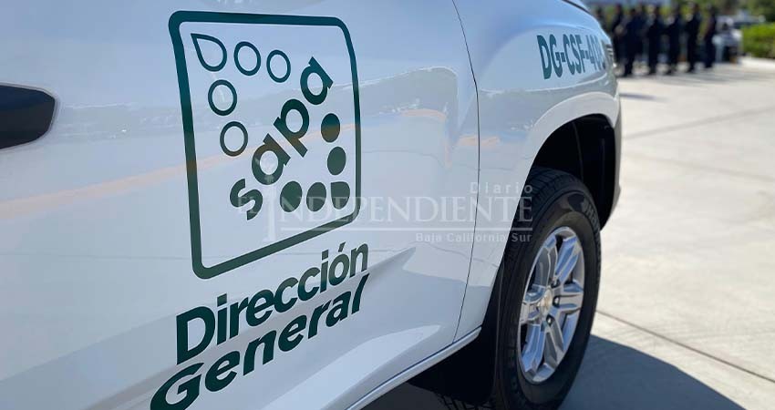 Recibe OOMSAPAS La Paz 10 nuevas camionetas operativas