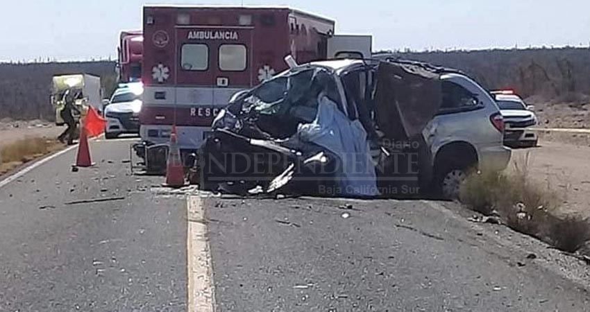 Pierden la vida 5 personas en accidente automovilístico al norte de BCS