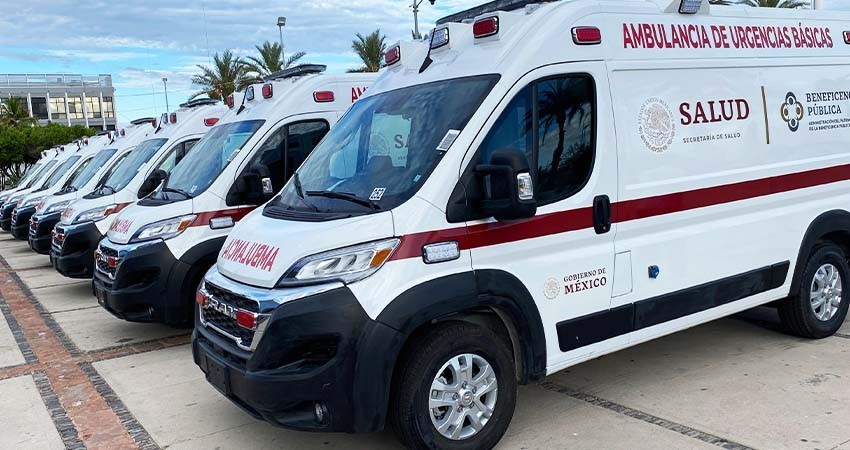 Gobierno de BCS y beneficencia pública, entregan ambulancias, apoyos de movilidad, visual y auditiva