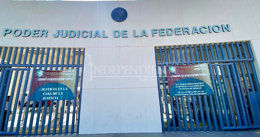 Empleados de la judicatura federal acusan a AMLO del desmantelamiento del sistema; protestan contra la reforma