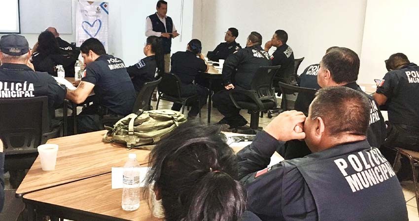 Capacitan a 41 policías de La Paz en materia de trata de personas