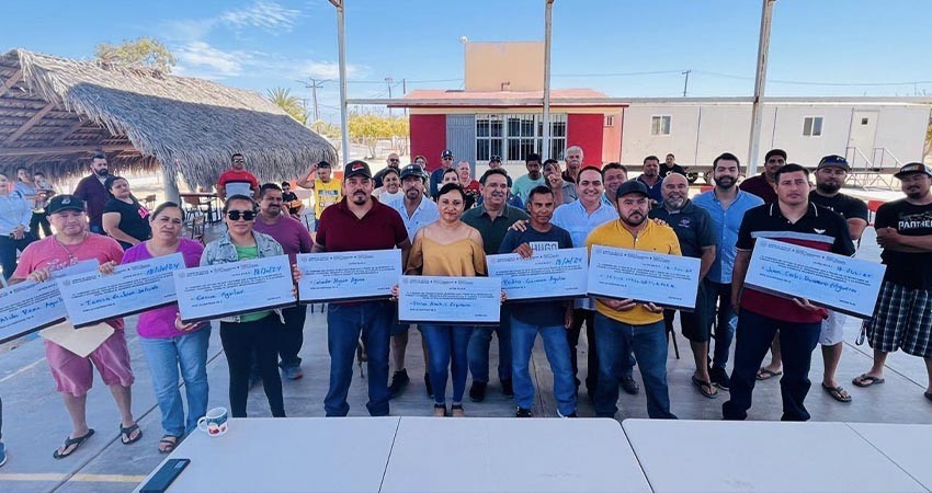 Mediante estrategia “Échale Montón” SETUE entrega micro financiamientos en Comondú