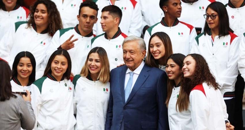 Apoyos a atletas olímpicos saldrá de dinero confiscado a político corrupto: AMLO