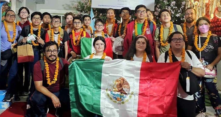 Niños mexicanos logran medallas en las olimpiadas de matemáticas en la India