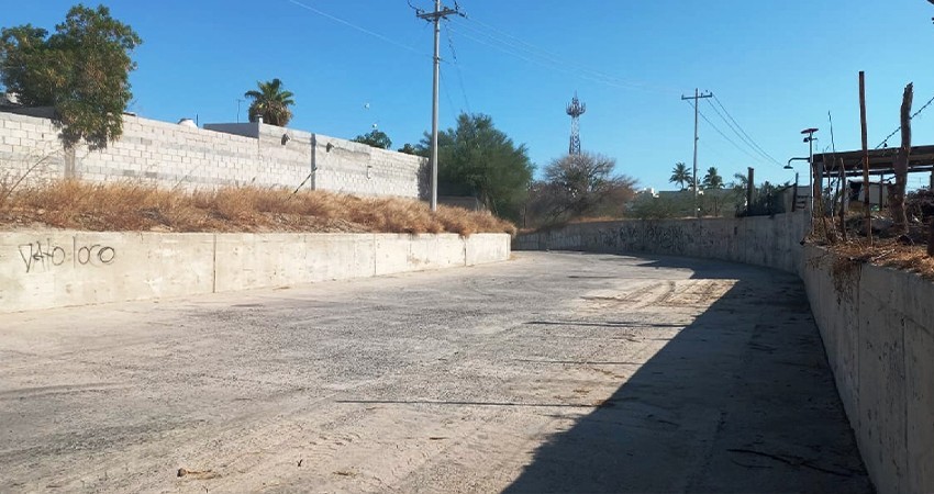 Concluye Servicios Públicos los trabajos de limpieza del arroyo de El Calandrio