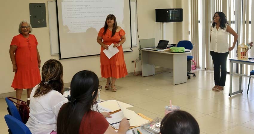 Participan más de mil 700 docentes de preescolar en talleres intensivos