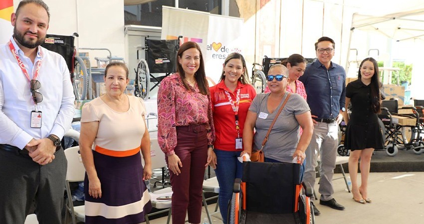 Tiendas OXXO entrega a DIF La Paz apoyo por casi 1 mdp en aparatos ortopédicos