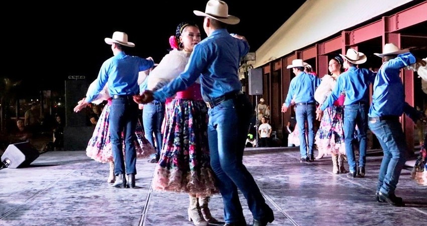 Presentan cuadros artísticos del Programa Impulso en la entrega del CDM “El Piojillo”