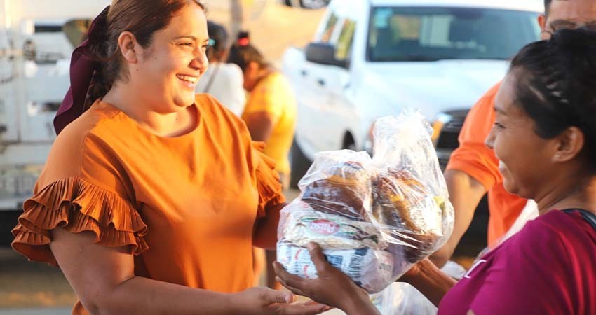 Con apoyos beneficia DIF La Paz a 60 familias en El Pescadero