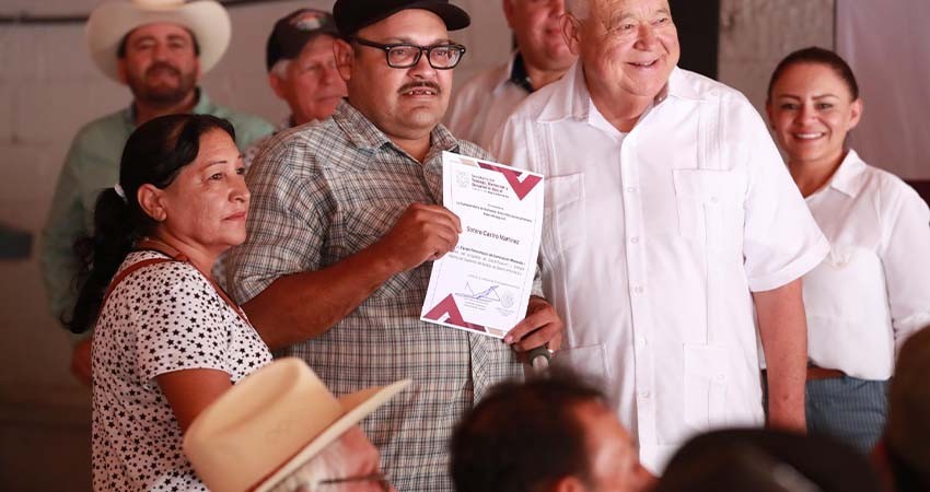 Lleva el gobierno de BCS energía eléctrica con equipos fotovoltaicos a familias de San Javier