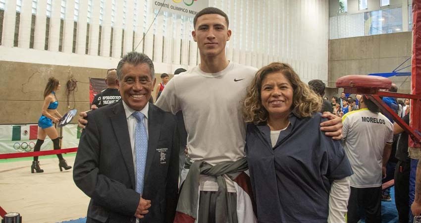 Emiliano Reducindo gana oro en Grand Prix y va a la guerra en la frontera