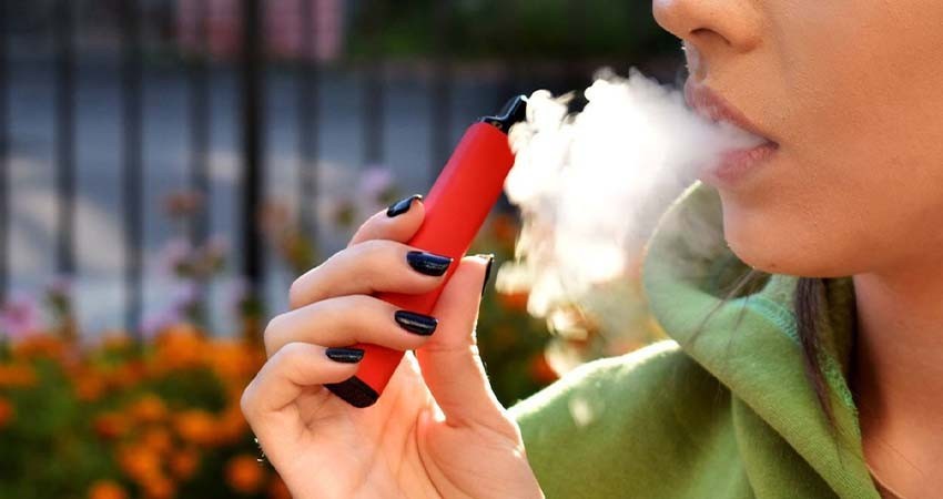 Analizan líquido de vapeadores y hallan altos niveles de compuesto cancerígeno