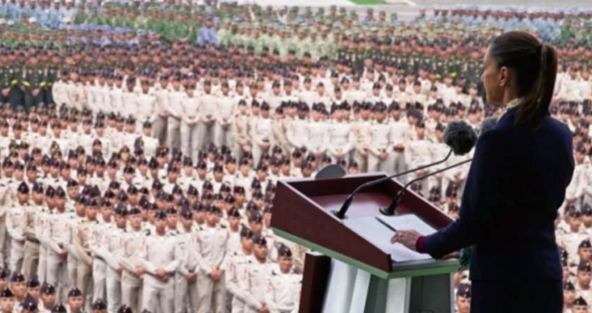 Militares ofrecen respaldo a Sheinbaum; Presidenta les garantiza aumento