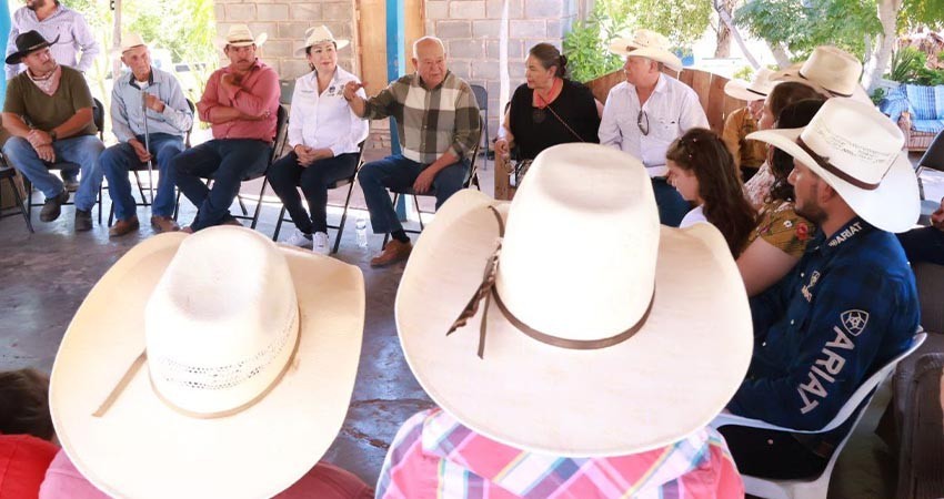 Visita gobernador Castro Cosío rancherías en la Sierra de Santa Cruz, en Mulegé