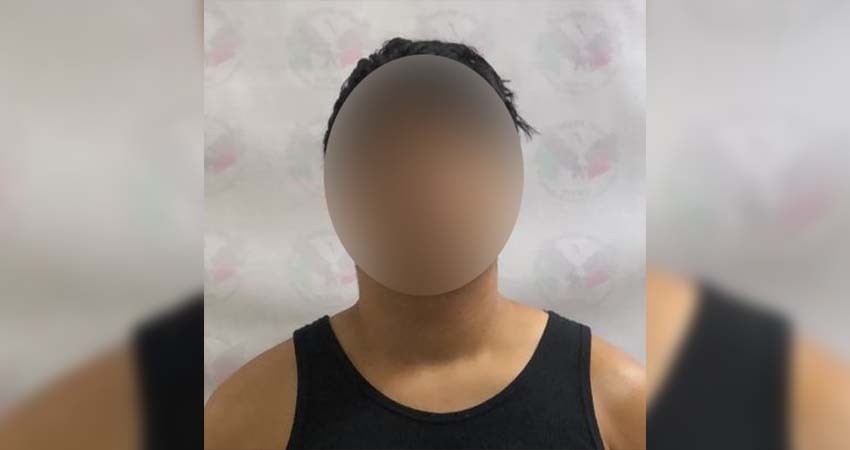 Elementos de la PEP aseguran a una persona en posesión de sustancias ilícitas