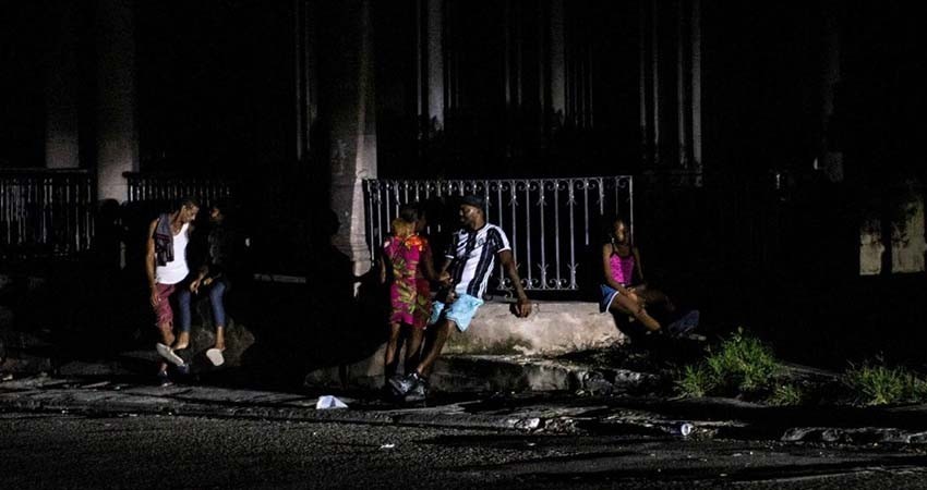 México ofrece ayuda a Cuba ante colapso de su sistema eléctrico