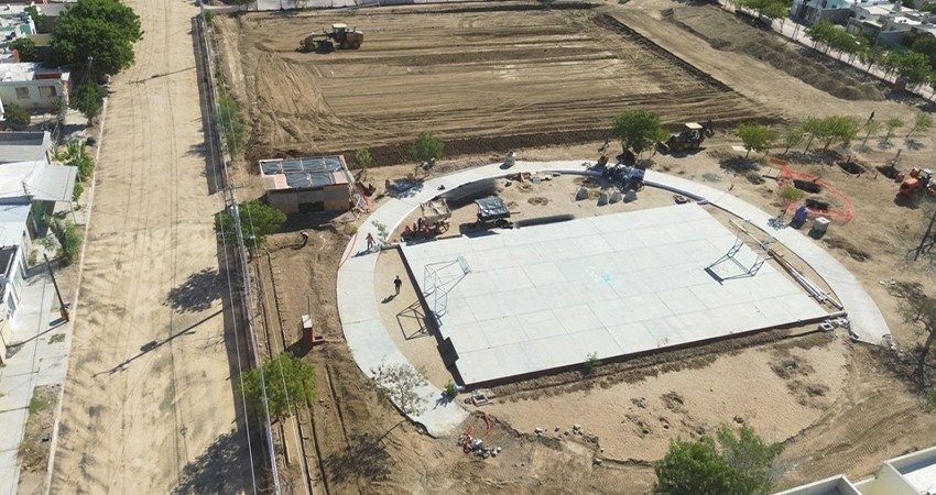 Supervisa Quiroga Romero avances en la obra del parque de la colonia Ayuntamiento