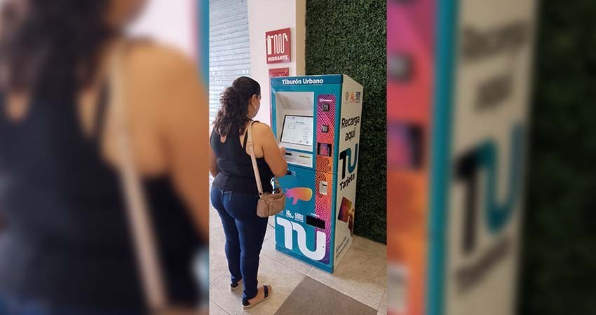 Instalan cajeros para recargar las tarjetas del transporte público “Tiburón Urbano”