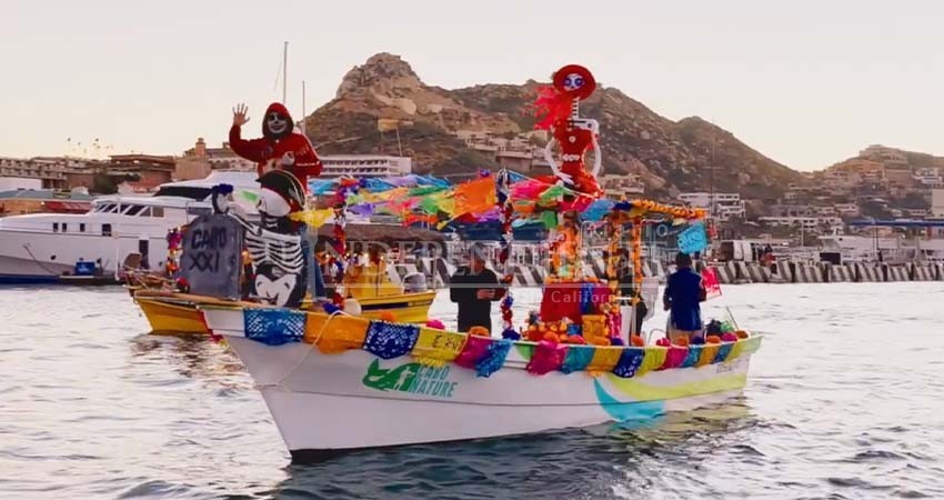 "Altares en el mar" tradición cultural en Los Cabos para celebrar a los Muertos