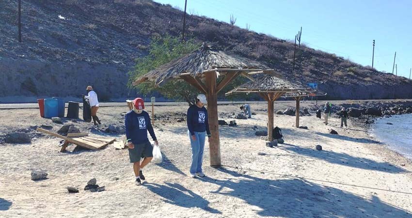 Recolectados más de 40 kilos de residuos en Macro Limpieza de Playa Pichilingue