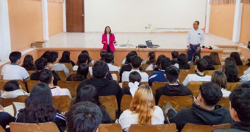 Brindan atención a más de 8 mil jóvenes en BCS a tres años de gobierno