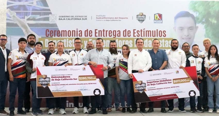 Reconocen a medallistas paceños por resultados en Nacionales CONADE 2023