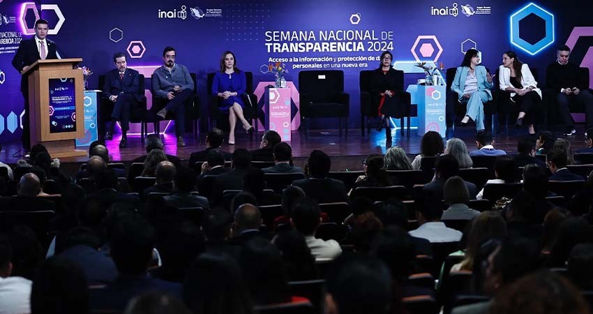 Inai inaugura foro a días de su posible desaparición