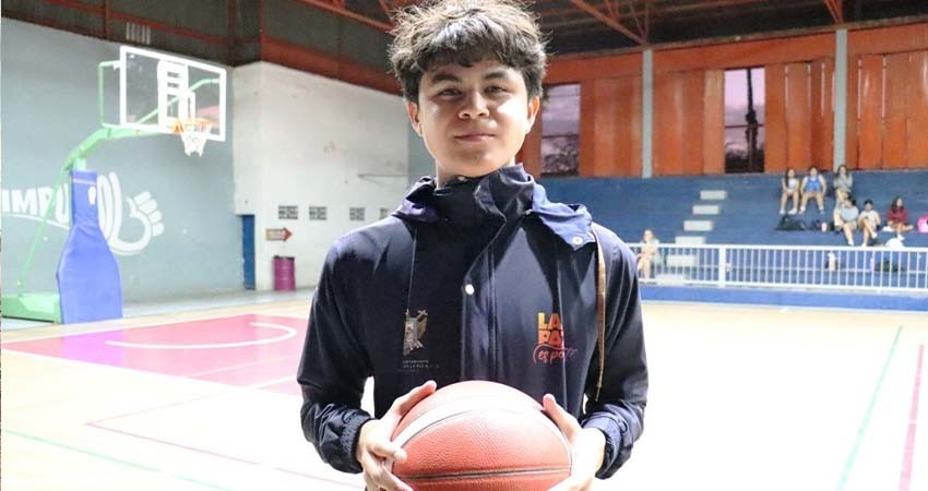 Fortalecen a los selectivos paceños con nuevo material deportivo