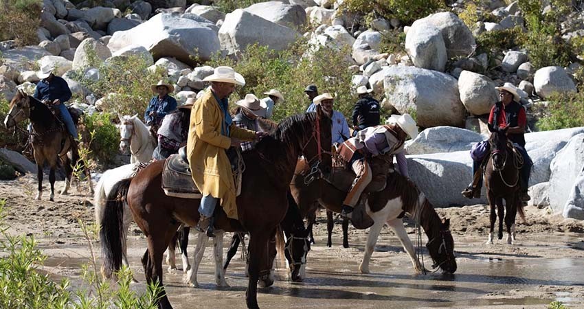 Inician preparativos para la tradicional cabalgata Dos Mares 2025