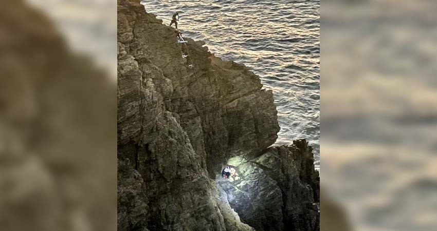 Turista extranjero es rescatado de un risco donde estaba atrapado