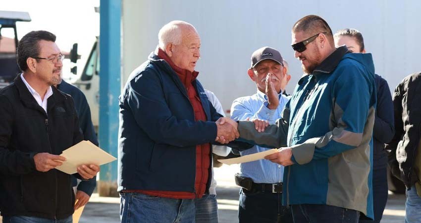 Entrega el gobernador Castro Cosío una nueva planta desalinizadora en Isla Natividad