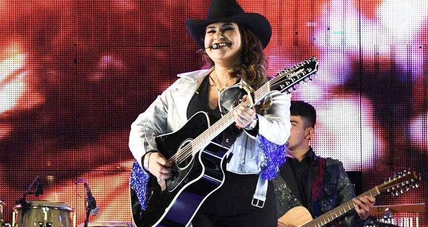 La Sudcaliforniana Gaby Romero es nominada como solista femenina en los Premios Banda Tops 2024