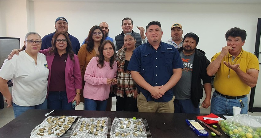 UABCS imparte taller de ahumado artesanal de ostión para productores acuícolas en Comondú