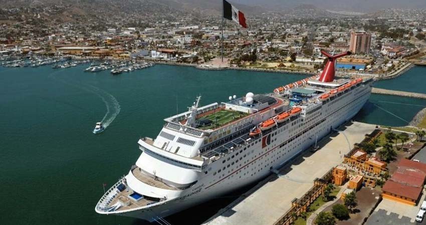 Gobierno mexicano retrasa seis meses impuesto a turistas de crucero