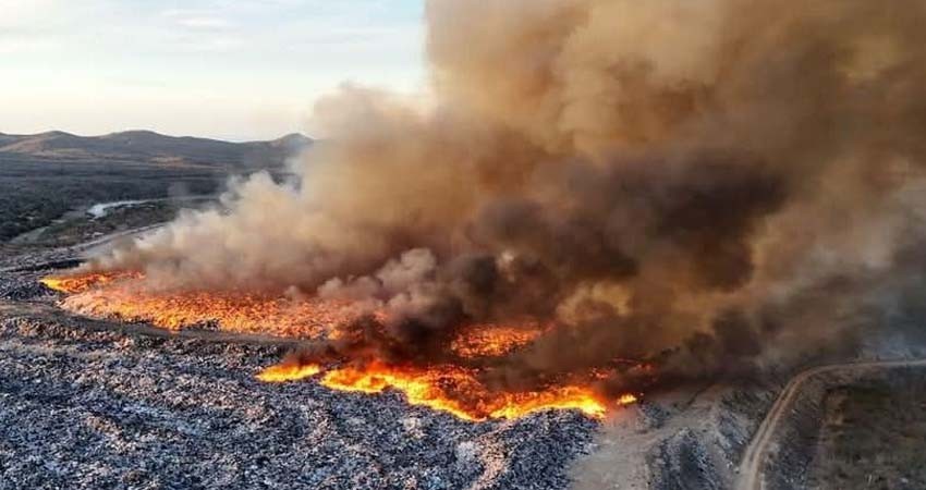 Autoridades continúan labores para sofocar incendio en relleno sanitario de CSL