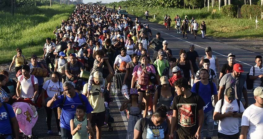 Venezolanos piden a Trump ayudar a “sacar a Maduro” para frenar caravanas desde México