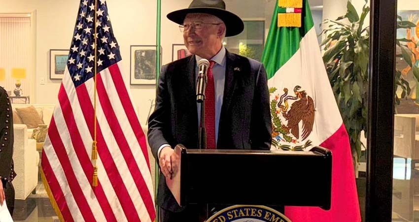 Ken Salazar confirma que el 7 de enero de 2025 dejará el cargo de embajador de EU en México