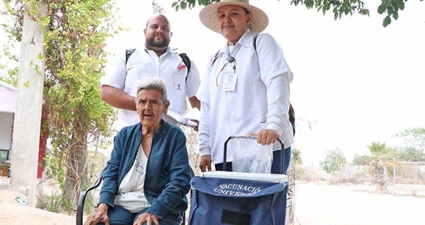 Brigadas estatales de vacunación recorren colonias de Los Cabos y La Paz para aplicar biológicos