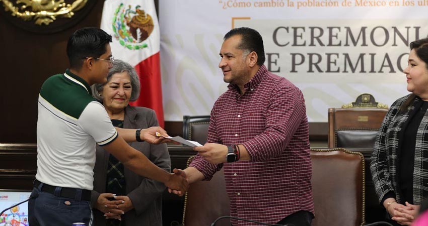 Premian a ganadores del concurso nacional de dibujo y pintura infantil y juvenil 2024, etapa esta-tal