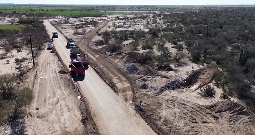 Avanza la pavimentación del camino entre los Ejidos Ley Federal de Aguas 3 y Ley Federal de Aguas 4