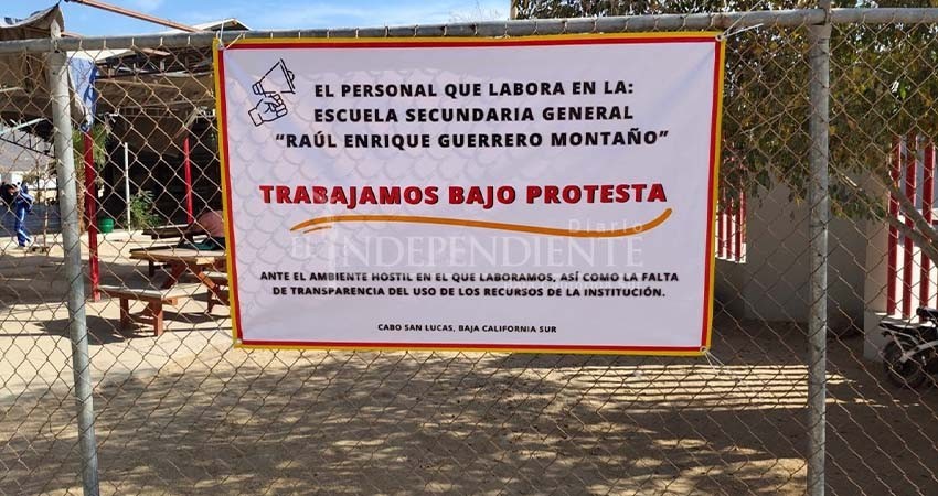 Padres de familia protestan en Secundaria Raúl Enrique Guerrero de CSL