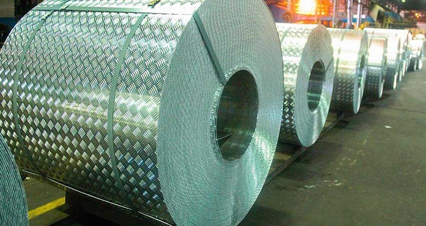 Los aranceles a México y Canadá por aluminio y acero serán del 50%, dice la Casa Blanca