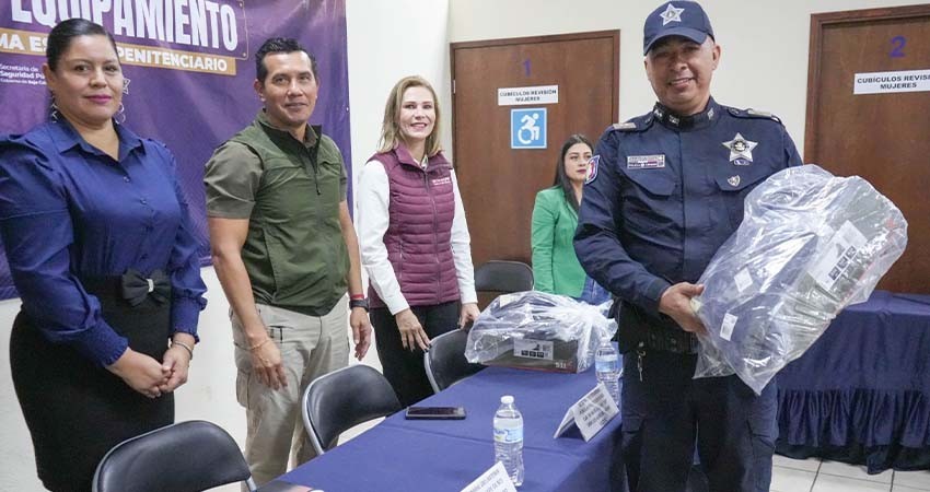 Personal de los Centros Penitenciarios de BCS recibe uniformes