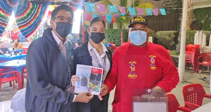 Realiza COEPRIS verificaciones sanitarias a puestos fijos y semifijos del Carnaval de La Paz